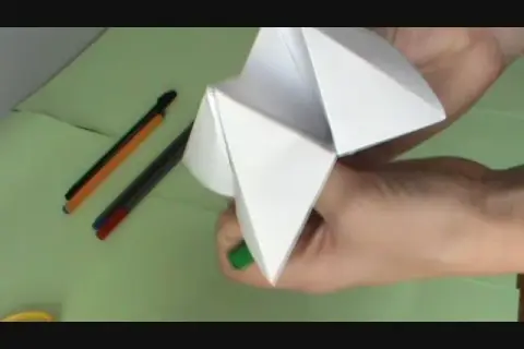 Jak zrobić wróżbę z papieru - proste kroki do magicznej zabawy